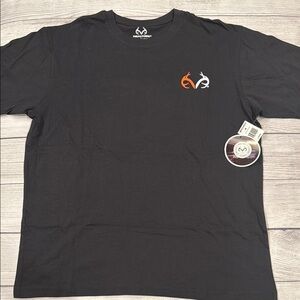 Realtree Outfitters Men’s Black T-Shirt with Chest Logo and Back Graphic